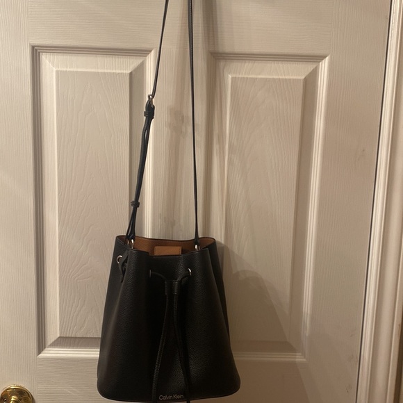 Calvin Klein Pebbled Leather bag - Picture 5 of 9